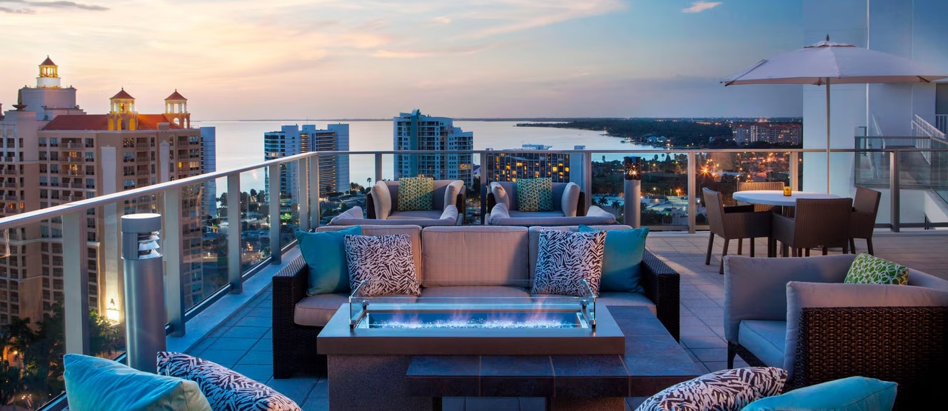 Flowers at evening reception 